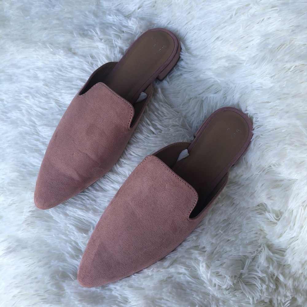 NWOT Women’s (81/2) A New Day slip ons